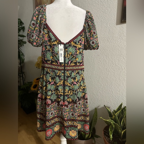 NWT! Alice + Olivia Dana Puff-Sleeve Flare Dress size 14 - Picture 4 of 16